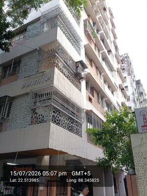  Apartment For Sale in Tollygunge