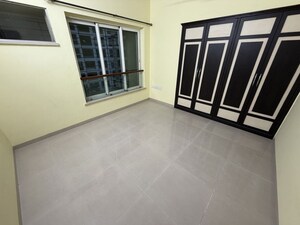 Room in 3 BHK Apartment at Vasant Vihar – for Rent