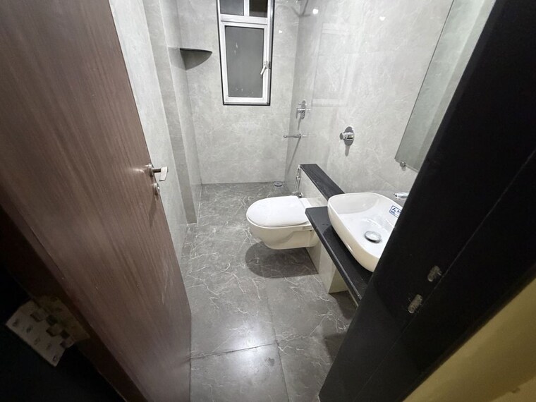Bathroom, vasant vihar 3 Bedroom 1350 Sq.Ft. Apartment In Vasant Vihar Thane 10748267