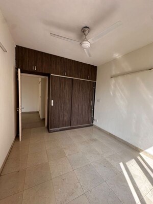 Room in 3 BHK Apartment at Tulip White, Sector 69 – for Rent
