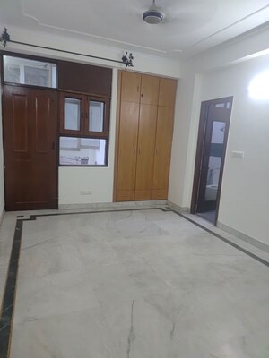 Kitchen in 4 BHK Apartment at Gulmohar Garden, Sector 44 – for Rent