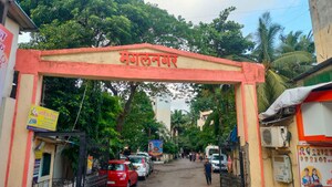  Apartment For Sale in Mira Road East