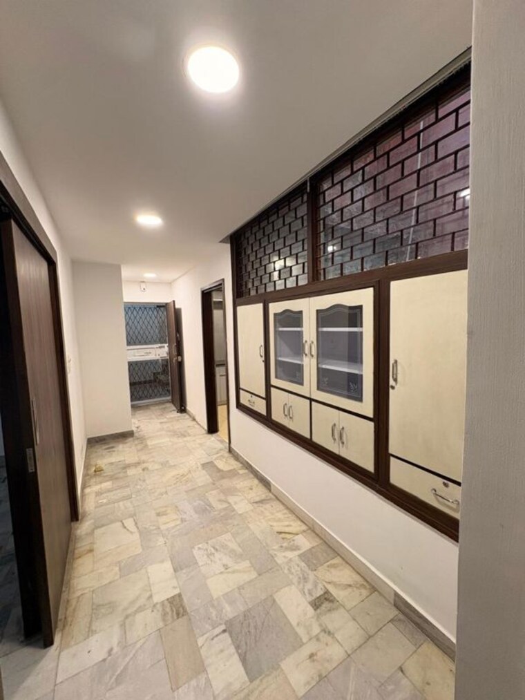 Balcony, greater kailash i 3 Bedroom 208 Sq.Yd. Builder Floor In Greater Kailash I Delhi 10748316