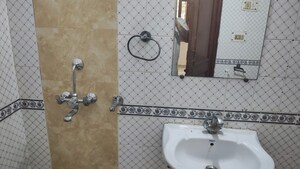 Bathroom in 1 RK Builder Floor at RWA Apartments Sector 41, Sector 41 – for Rent