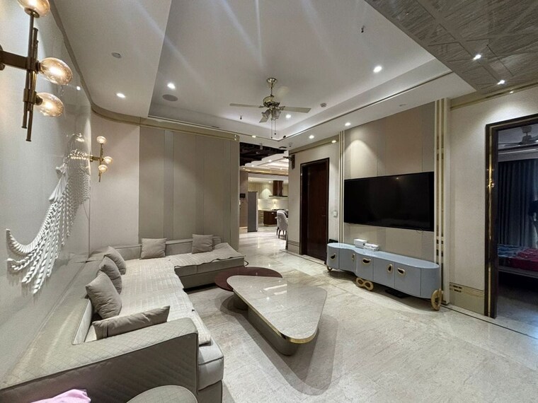 Team Area, mahagun-moderne 5 Bedroom 5600 Sq.Ft. Apartment In Sector 78 Noida 10748334