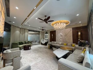 Gym in 5 BHK Apartment at Mahagun Moderne, Sector 78 – for Rent