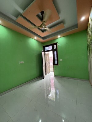 Room in 3 BHK Builder Floor at Kailash Puram, Sadarpur – for Rent