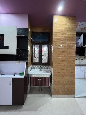  3 BHK Builder Floor at Kailash Puram, Sadarpur – for Rent