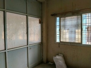 Room in  Office Space at Firdous Colony – for Sale