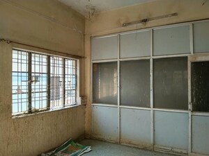 Room in  Office Space at Firdous Colony – for Sale
