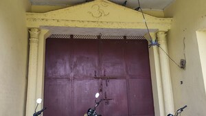 Furnished Amenities in  Independent House at New Rajiv Vihar – for Sale
