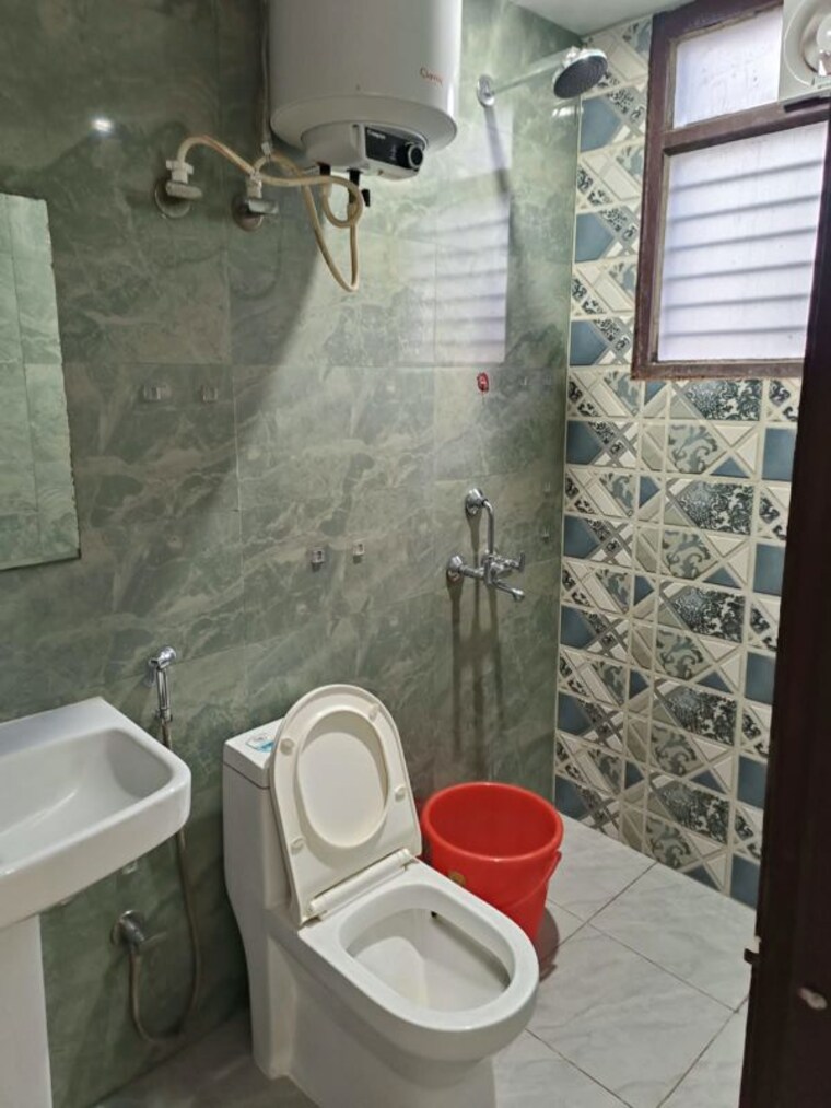 Bathroom, dharam colony 1 Bedroom 550 Sq.Ft. Apartment In Dharam Colony Gurgaon 10748571