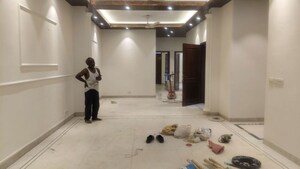 Room in 3 BHK Builder Floor at Greater Kailash – for Rent