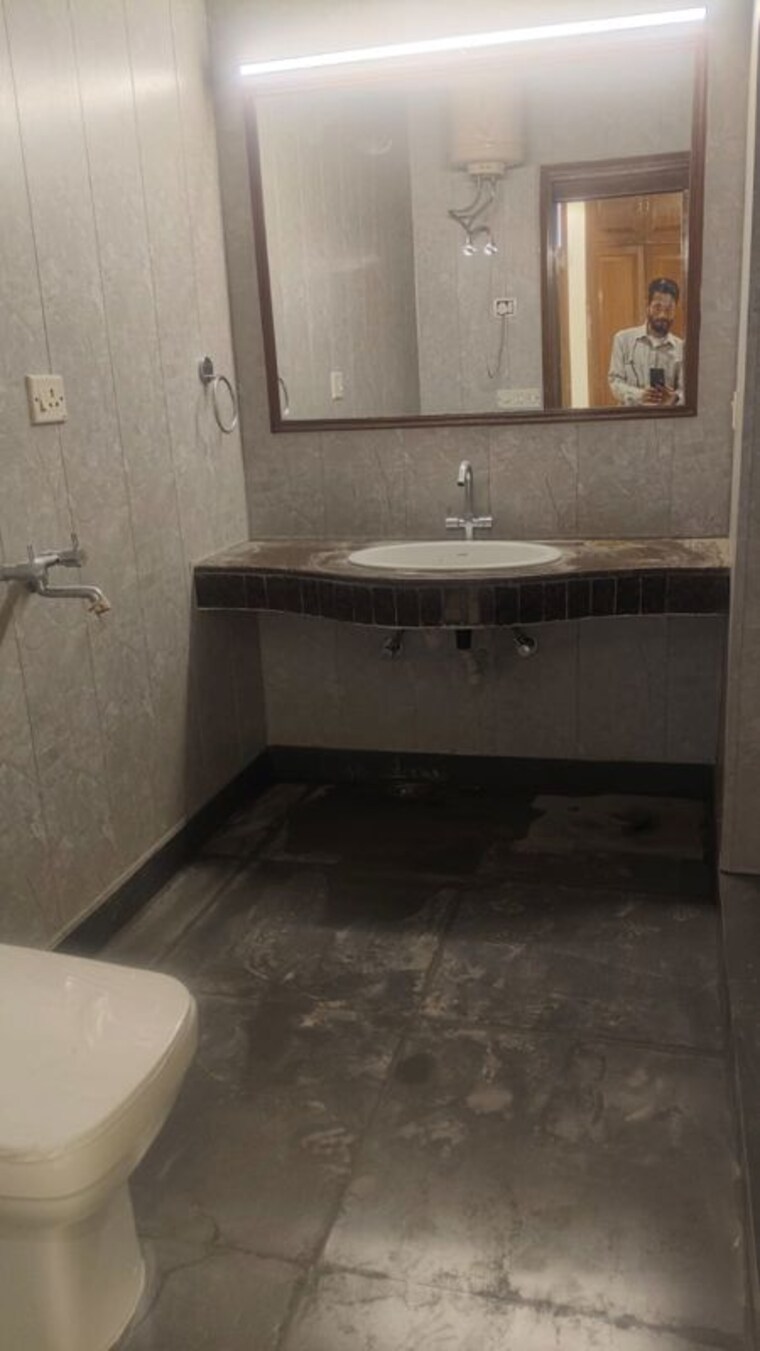 Kitchen, greater kailash 3 Bedroom 250 Sq.Yd. Builder Floor In Greater Kailash Delhi 10748592