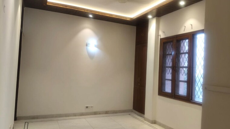 Room, greater kailash 3 Bedroom 250 Sq.Yd. Builder Floor In Greater Kailash Delhi 10748592