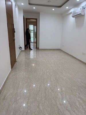 2 BHK Builder Floor For Rent in Saket