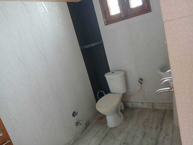 Bathroom, krishna nagar 1 Bedroom 300 Sq.Ft. Apartment In Krishna Nagar Hisar 10748620