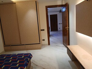 Room in 3 BHK Independent House at Sector 17 – for Rent