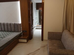 Room in 3 BHK Independent House at Sector 17 – for Rent
