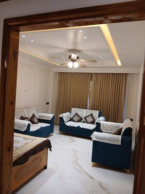 Living Room in 3 BHK Independent House at Sector 17 – for Rent