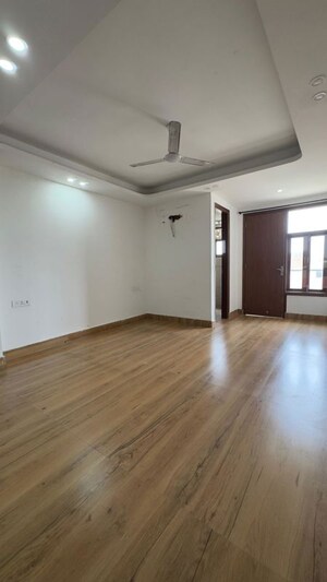 Room in 3 BHK Builder Floor at Chattarpur – for Rent