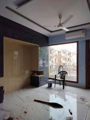 Living Room in 3 BHK Builder Floor at Sector 27 – for Rent