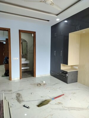Living Room in 3 BHK Builder Floor at Sector 27 – for Rent