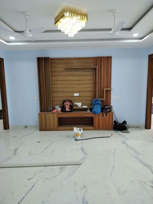 Living Room in 3 BHK Builder Floor at Sector 27 – for Rent
