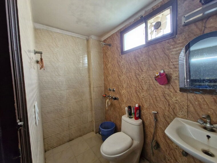 Bathroom, malviya nagar 1 RK 400 Sq.Ft. Builder Floor In Malviya Nagar Delhi 10748646