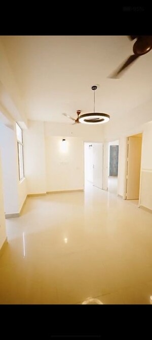 Room in 2.5 BHK Apartment at Windsor Paradise 2, Raj Nagar Extension – for Rent