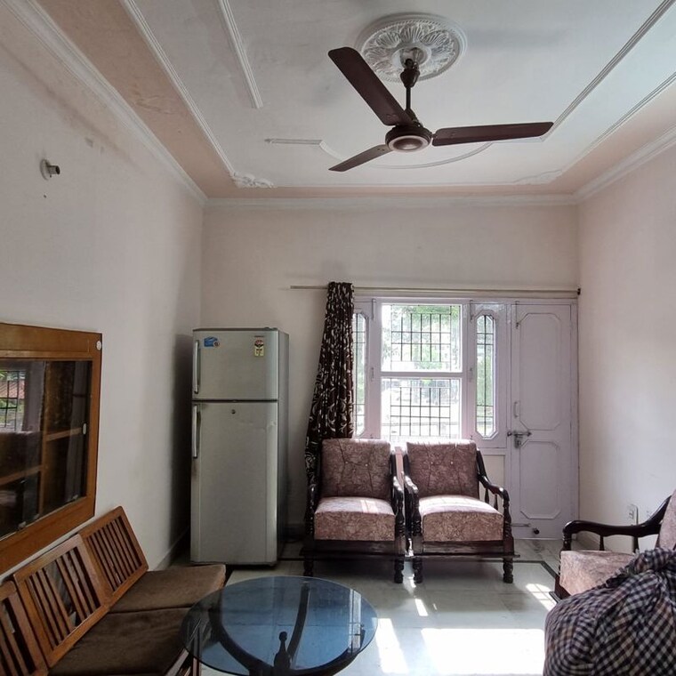 Living Room, sector 40 3 Bedroom 1000 Sq.Ft. Builder Floor In Sector 40 Chandigarh 10748650