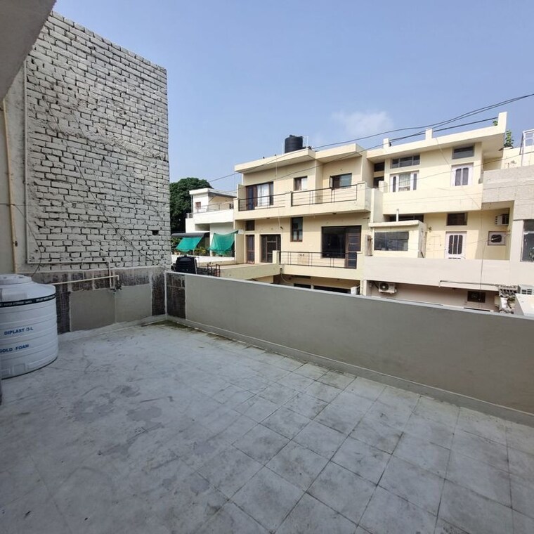 Exterior View, sector 40 3 Bedroom 1000 Sq.Ft. Builder Floor In Sector 40 Chandigarh 10748650