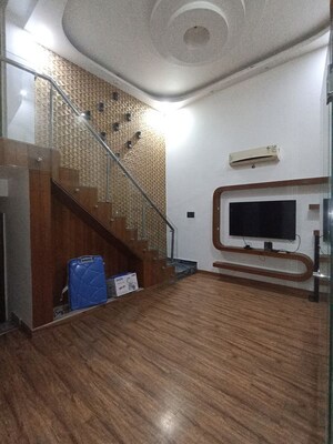 5 BHK Builder Floor For Rent in Greater Kailash