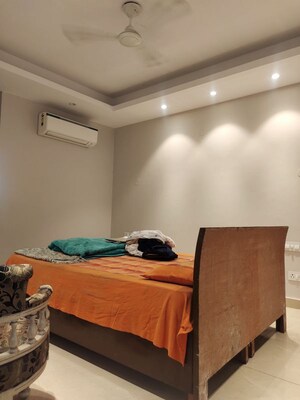 Room in 3 BHK Builder Floor at East Of Kailash – for Sale