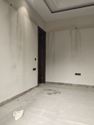 Room in 3 BHK Builder Floor at Greater Kailash – for Sale