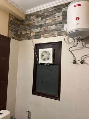 Furnished Amenities in 2 BHK Builder Floor at Dlf Phase I – for Rent