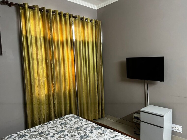 Bedroom, dlf phase i 2 Bedroom 1300 Sq.Ft. Builder Floor In Dlf Phase I Gurgaon 10748688