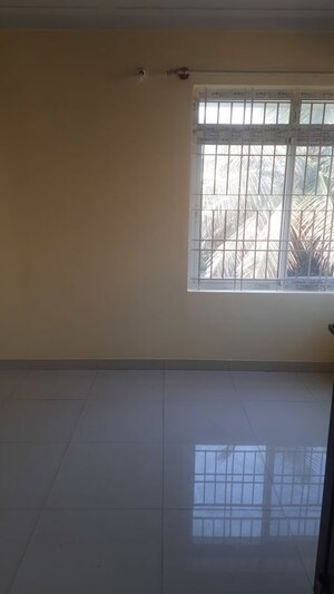 Room in 3 BHK Apartment at Cox Town – for Rent