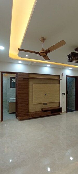 Furnished Amenities in 3 BHK Builder Floor at BPTP District 3, Sector 85 – for Sale