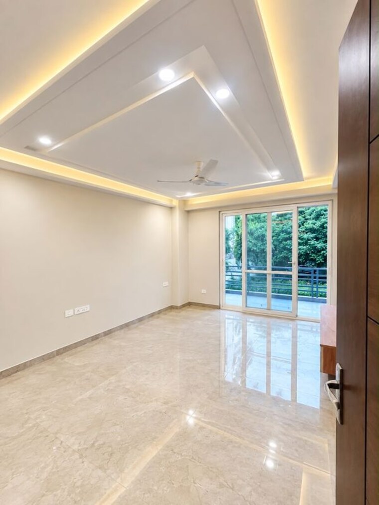 Room, sushant lok i 5 Bedroom 4000 Sq.Ft. Builder Floor In Sushant Lok I Gurgaon 10748711