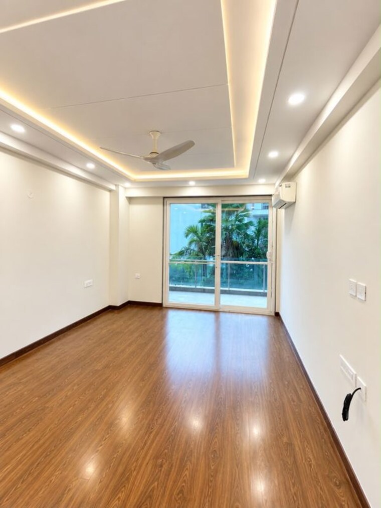 Room, sushant lok i 5 Bedroom 4000 Sq.Ft. Builder Floor In Sushant Lok I Gurgaon 10748711
