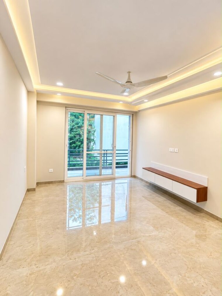 Room, sushant lok i 5 Bedroom 4000 Sq.Ft. Builder Floor In Sushant Lok I Gurgaon 10748711