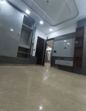 Room in 4 BHK Builder Floor at Rohini Sector 24 – for Sale