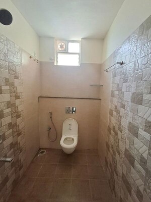 Attached Bathroom in 6+ BHK Villa at Bank Colony – for Rent