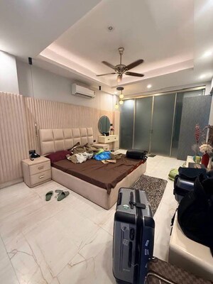 Team Area in 3 BHK Builder Floor at Sector 57 – for Rent