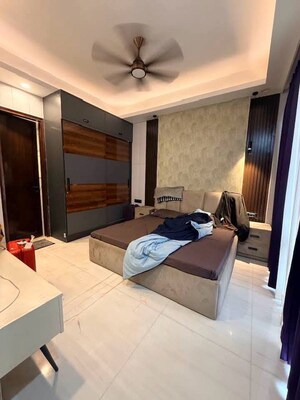 Bedroom in 3 BHK Builder Floor at Sector 57 – for Rent