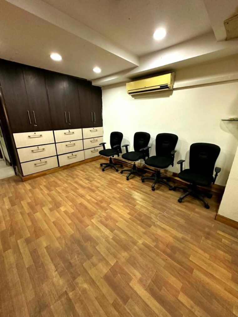  Parking, chirag enclave 4 Bedroom 6000 Sq.Ft. Builder Floor In Chirag Enclave Delhi 10748756