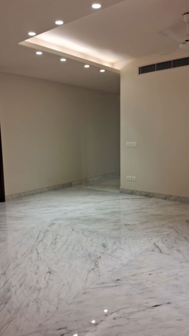 Room, chirag enclave 4 Bedroom 6000 Sq.Ft. Builder Floor In Chirag Enclave Delhi 10748756