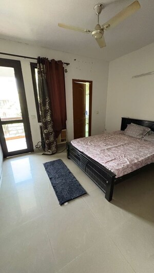 Room in 2.5 BHK Apartment at Aravali Hills, Sector 56 – for Rent