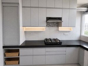 Furnished Amenities in 2.5 BHK Apartment at Aravali Hills, Sector 56 – for Rent